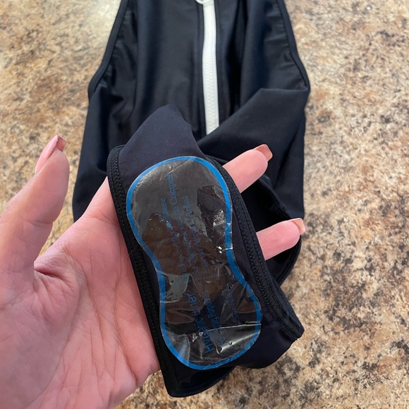 🖤 American Apparel Nylon Tricot Zip Up One Piece - Small 🖤 - Picture 7 of 8